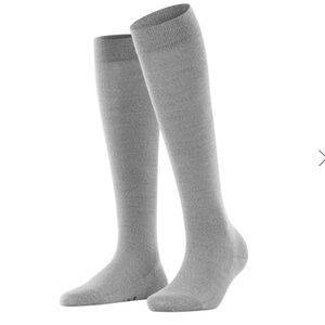 FALKE Softmerino Women Knee-high socks
with warming merino wool